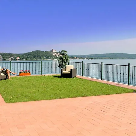 Located On The Shores Of Lake Maggiore Vakantiehuis *