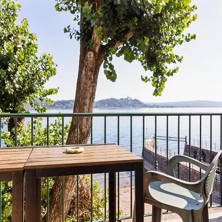 Vakantiehuis Located On The Shores Of Lake Maggiore